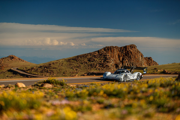 I.D R Pikes Peak bije rekord trasy